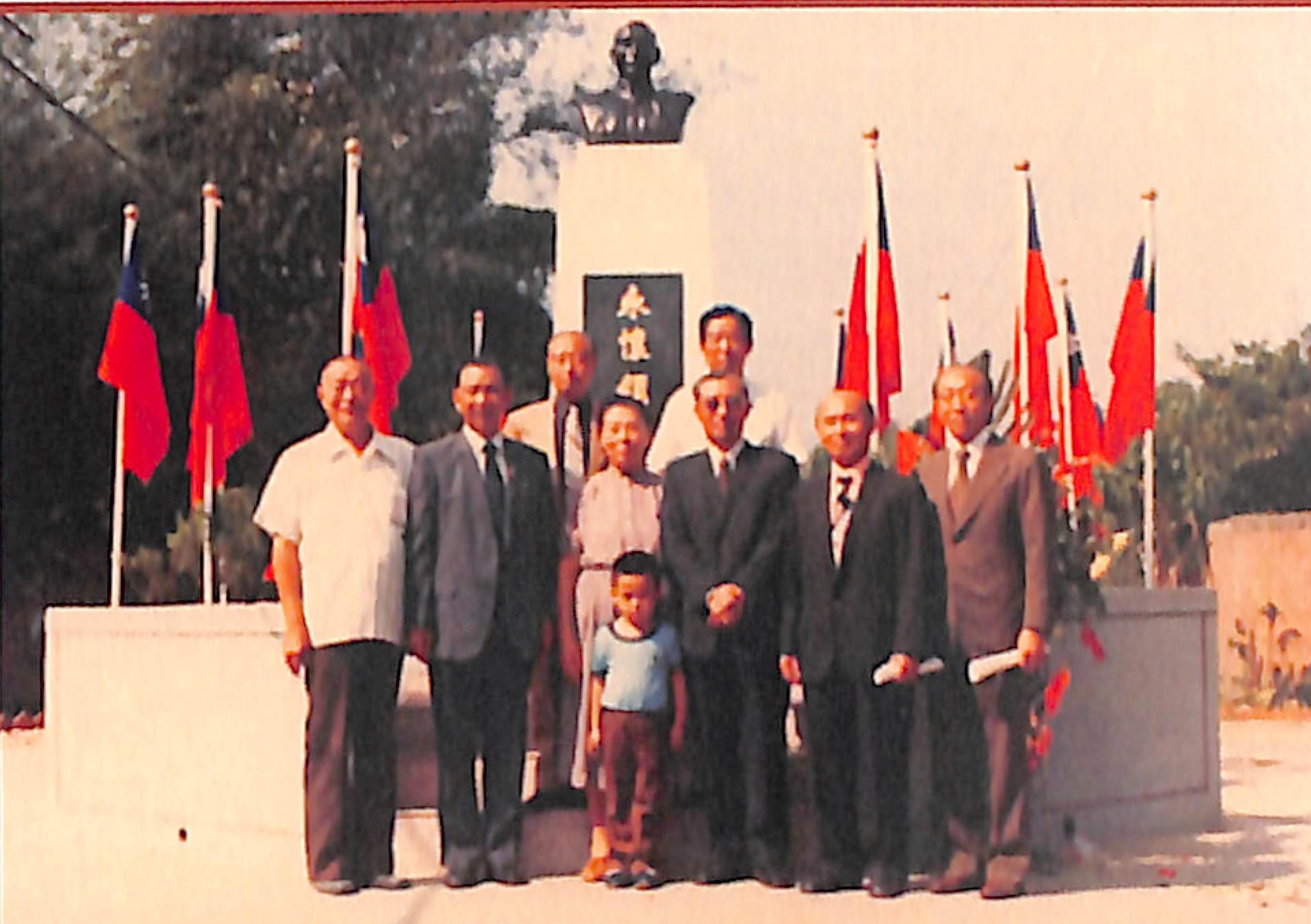 Read more about the article 太武新村入口處蔣介石銅像